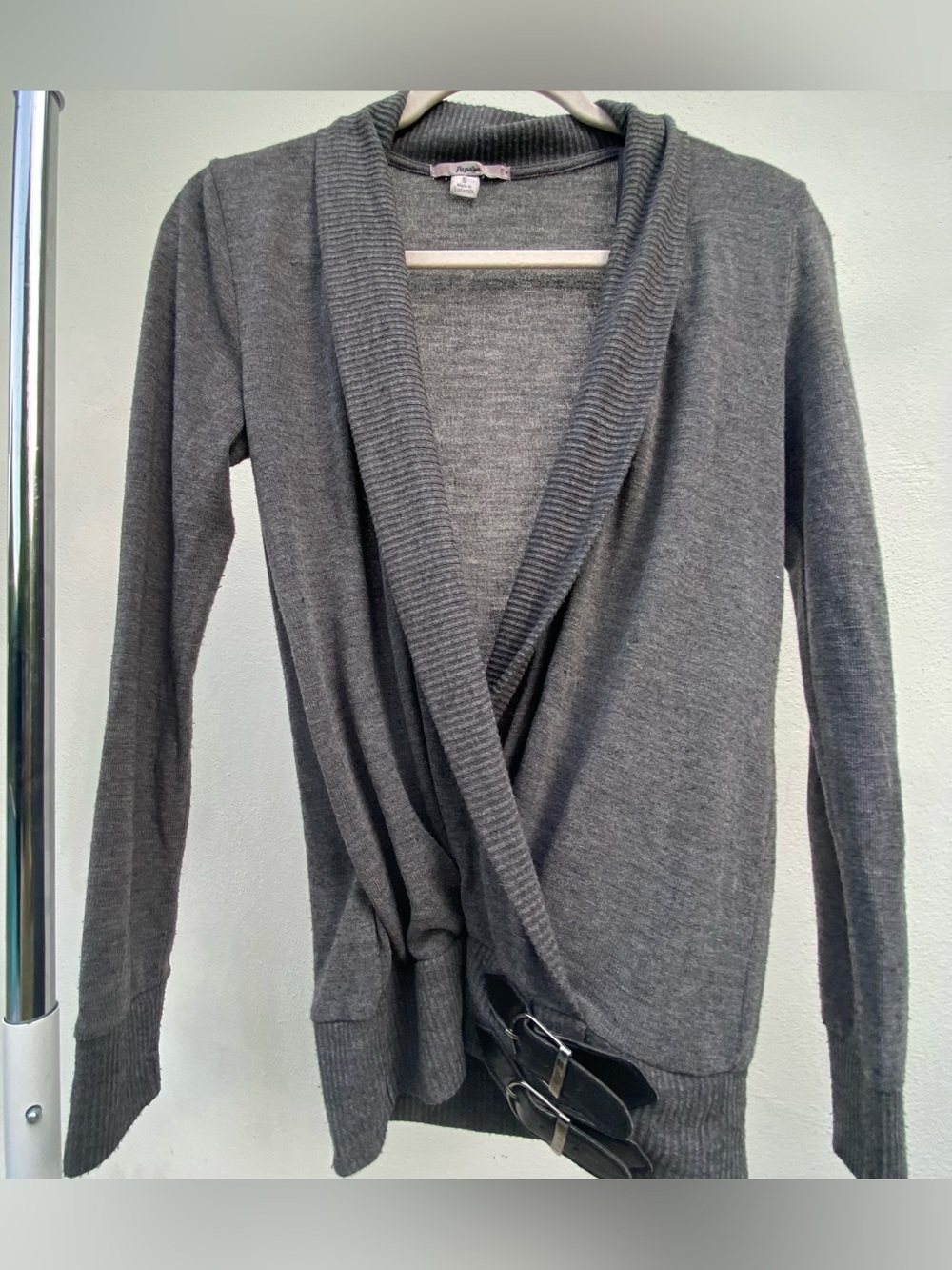 Y2K Papaya Grey Plunging V-neck Black Leather Buckle Detail Sweater Size Small